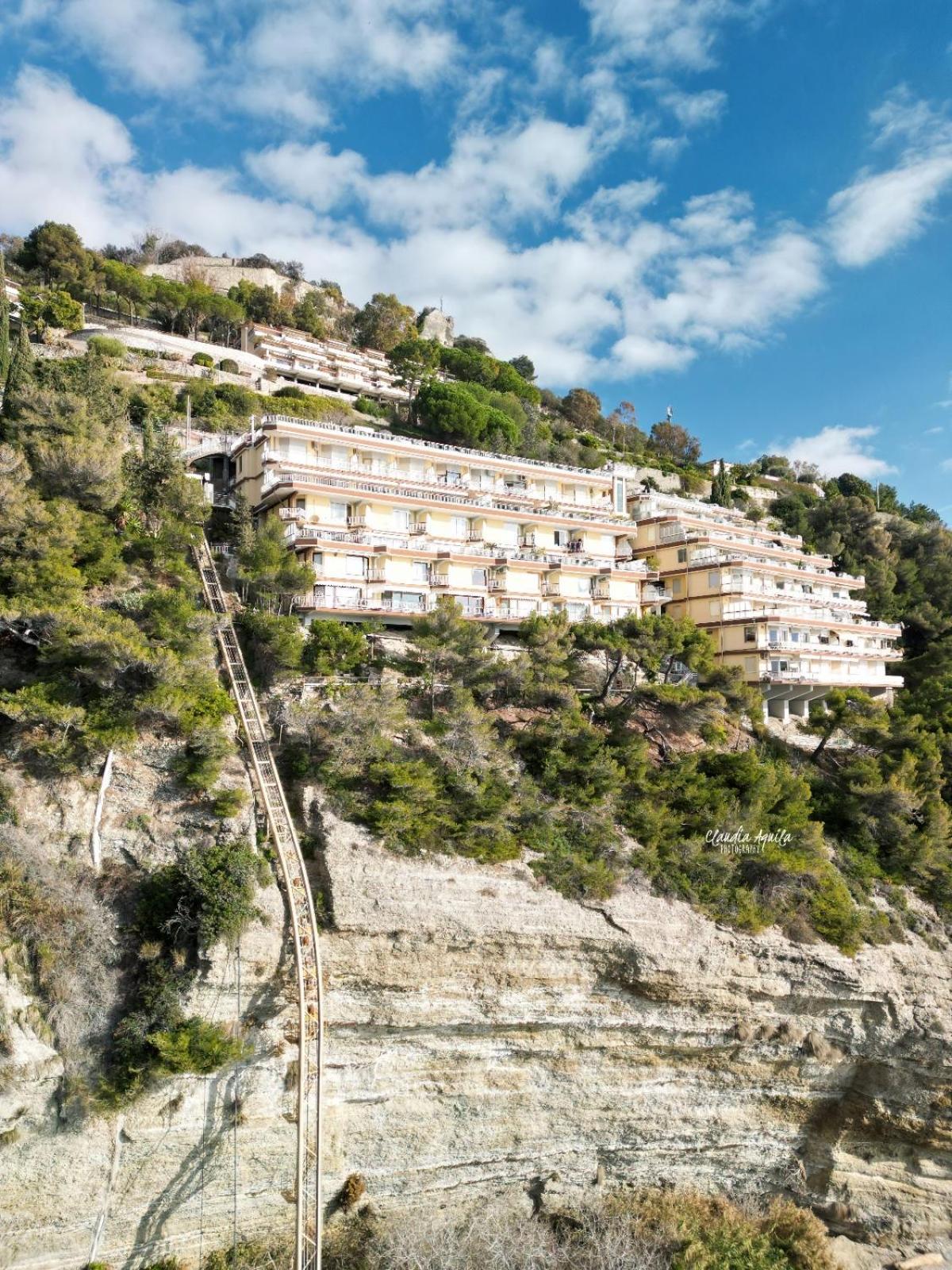 Sea And Monaco Charme View On The Beach Вентимилья Экстерьер фото